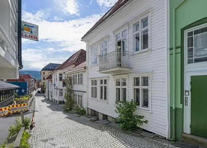 Heimby Homes - Large Floor *