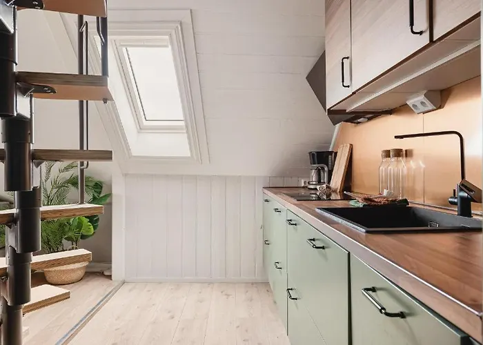 Heimby Homes - Large Floor Daire Bergen